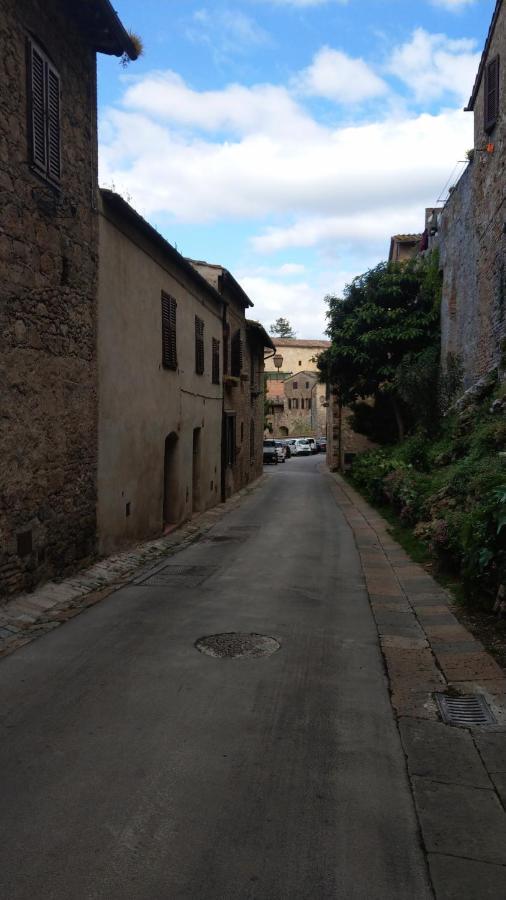 Appartamento Il Nespolo San Gimignano Exterior photo