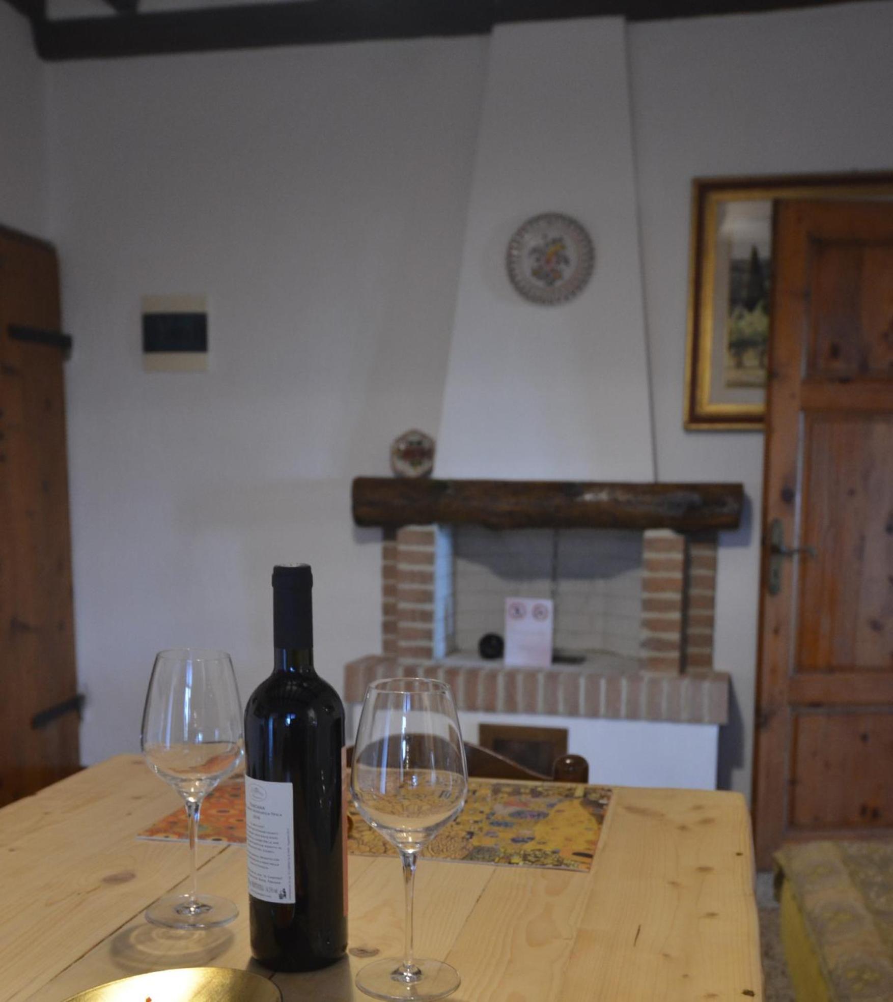 Appartamento Il Nespolo San Gimignano Exterior photo
